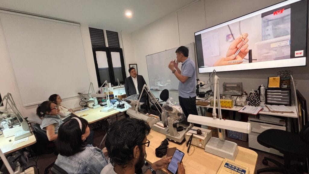 Picture of event participants of the Gemological Institute of America event where the GIA ID100 and the GIA MatchID machines were showcased. This event was organised by the Diamond Exchange of Singapore.
